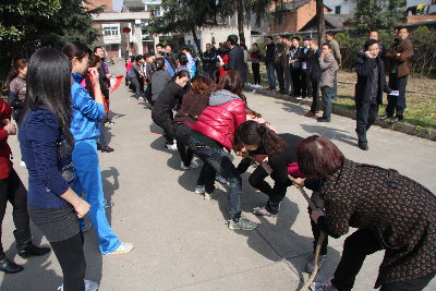 寶業(yè)（集團(tuán)）公司舉行2013年度慶?！叭恕眿D女節(jié)活動(dòng)